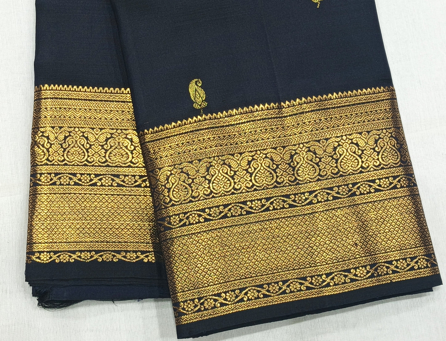 π€ Black Soft Silk Saree with Golden Zari β¨