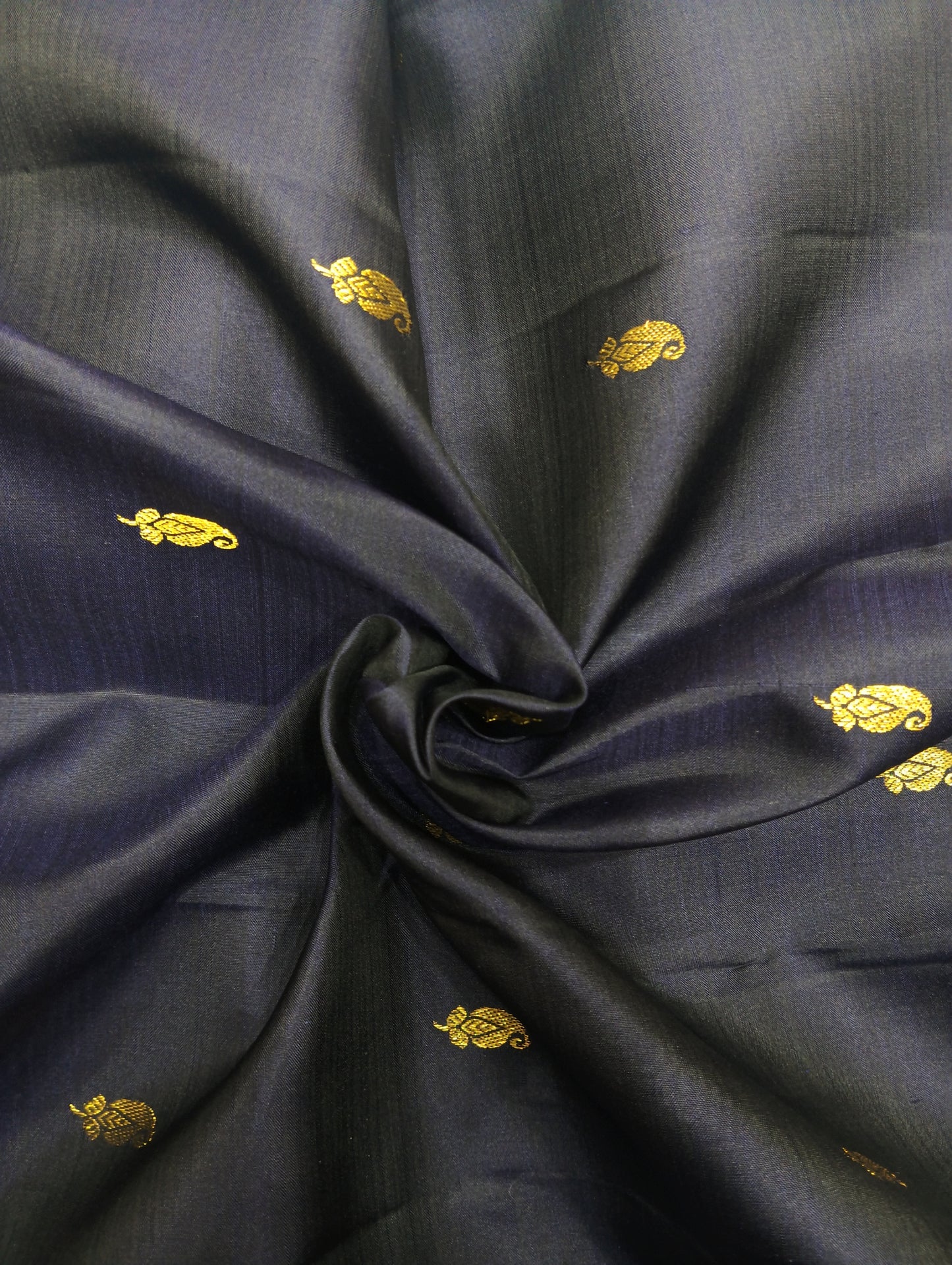 π€ Black Soft Silk Saree with Golden Zari β¨