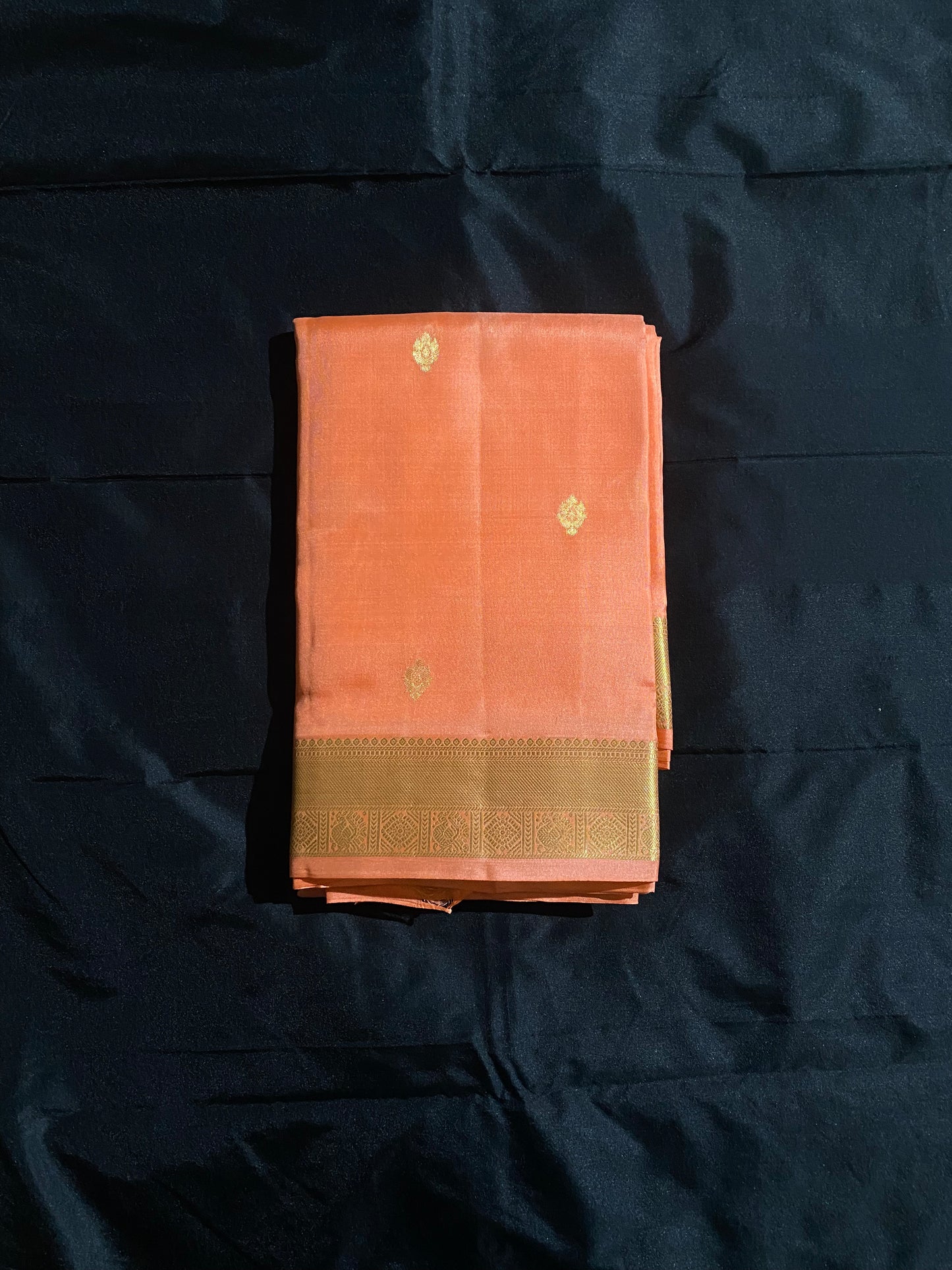 πΈ Peach Pure Silk Saree with Butta Designs β A Blend of Grace & Comfort πΈ