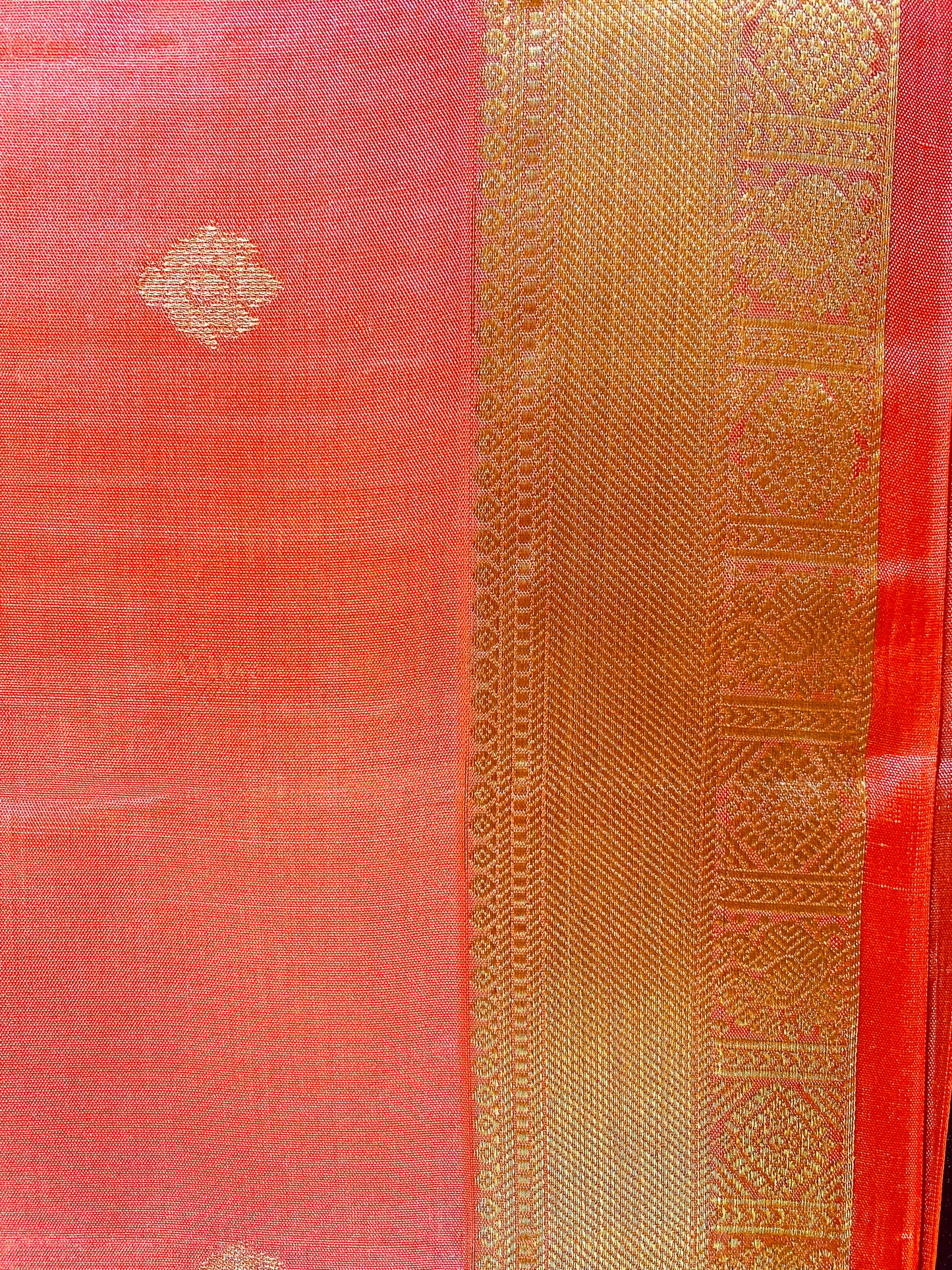 πΈ Peach Pure Silk Saree with Butta Designs β A Blend of Grace & Comfort πΈ