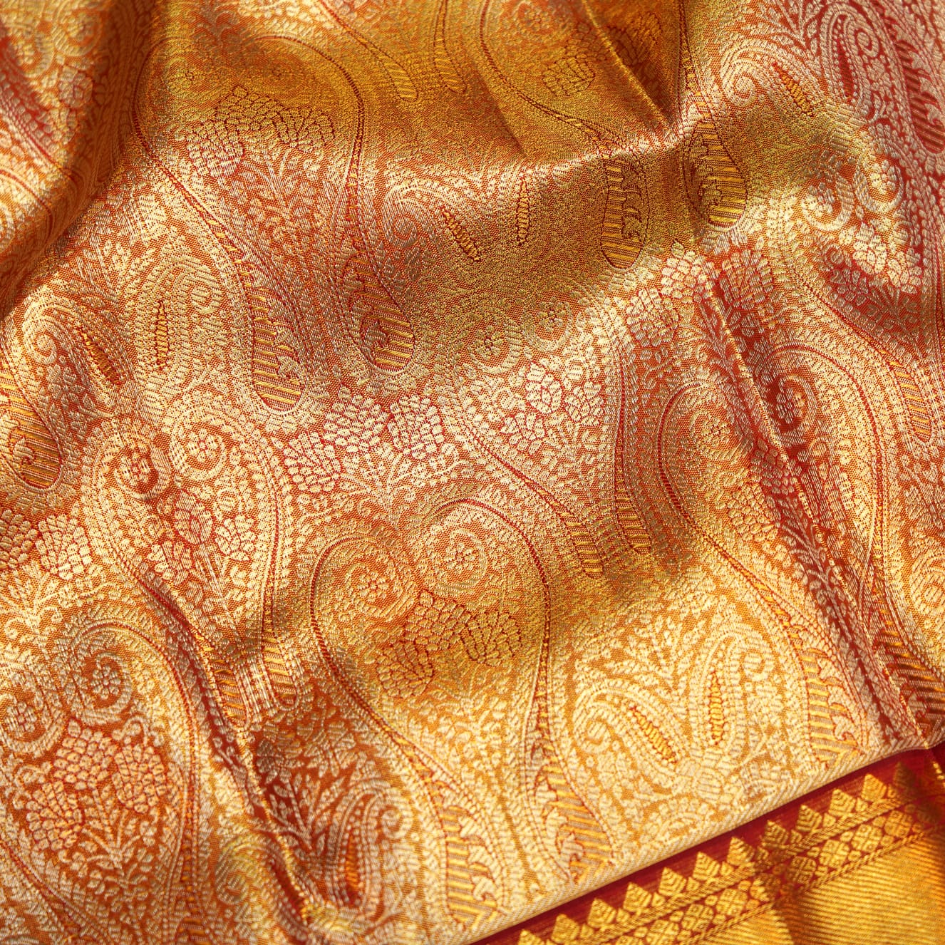 Kanchipuram Wedding Silk saree gold with light pink shade color with red color border