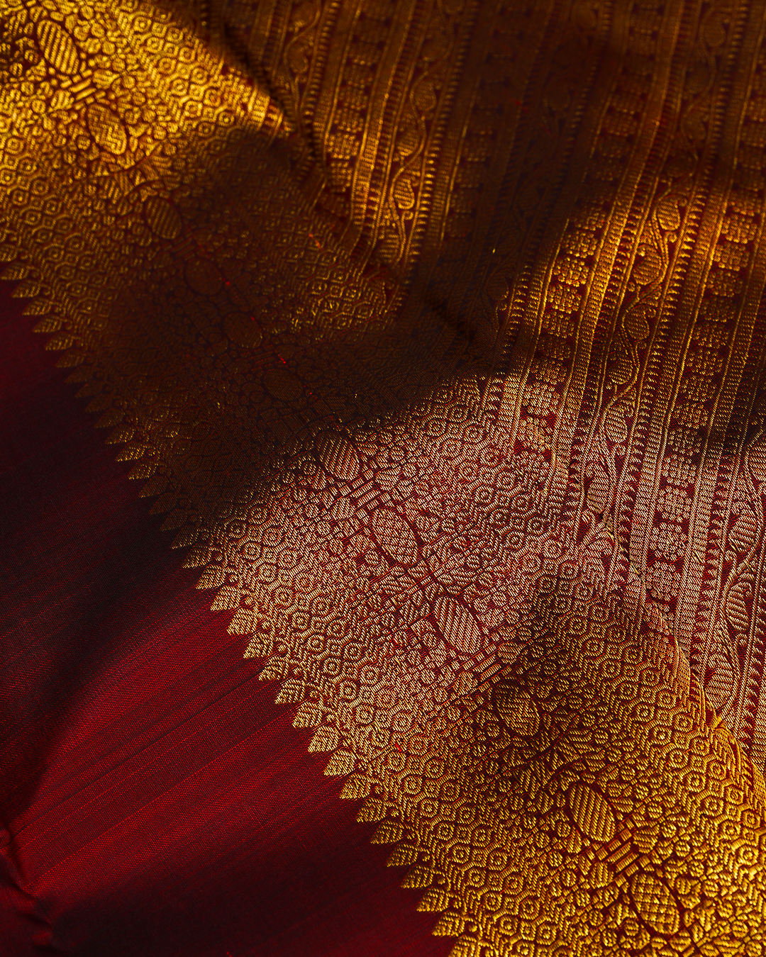 Maroon Bridal Silk Saree with Rich Border and Gold Zari Pallu