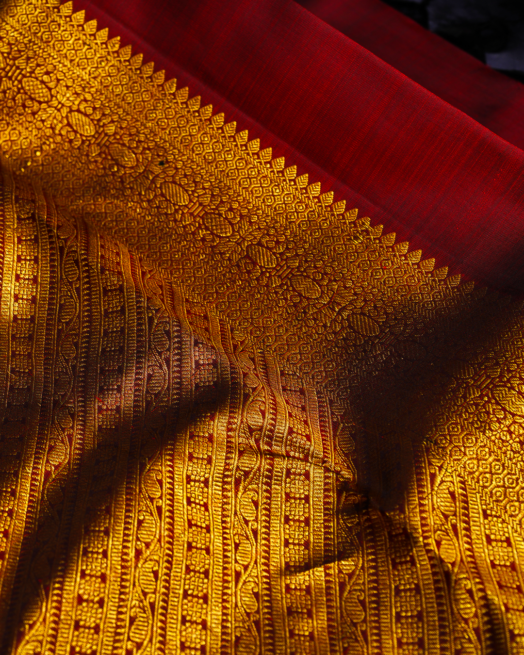 Maroon Bridal Silk Saree with Rich Border and Gold Zari Pallu