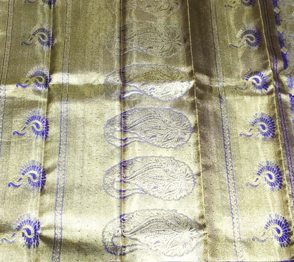 Grand Jacquard Wedding Kanchipuram Saree in Half White with Blue Long Border