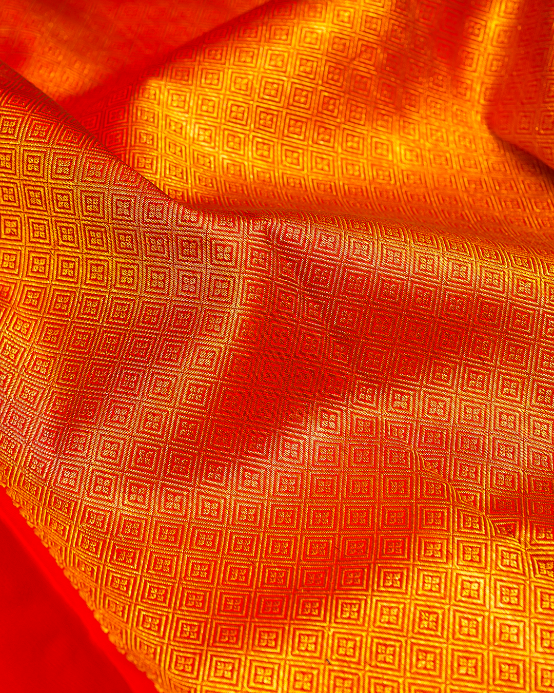 Chilly Red Kanchipuram Silk Saree with Intricate Zari Work